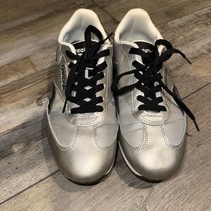 Reebok Silver and Black Sneakers Size 7 Pre-owned